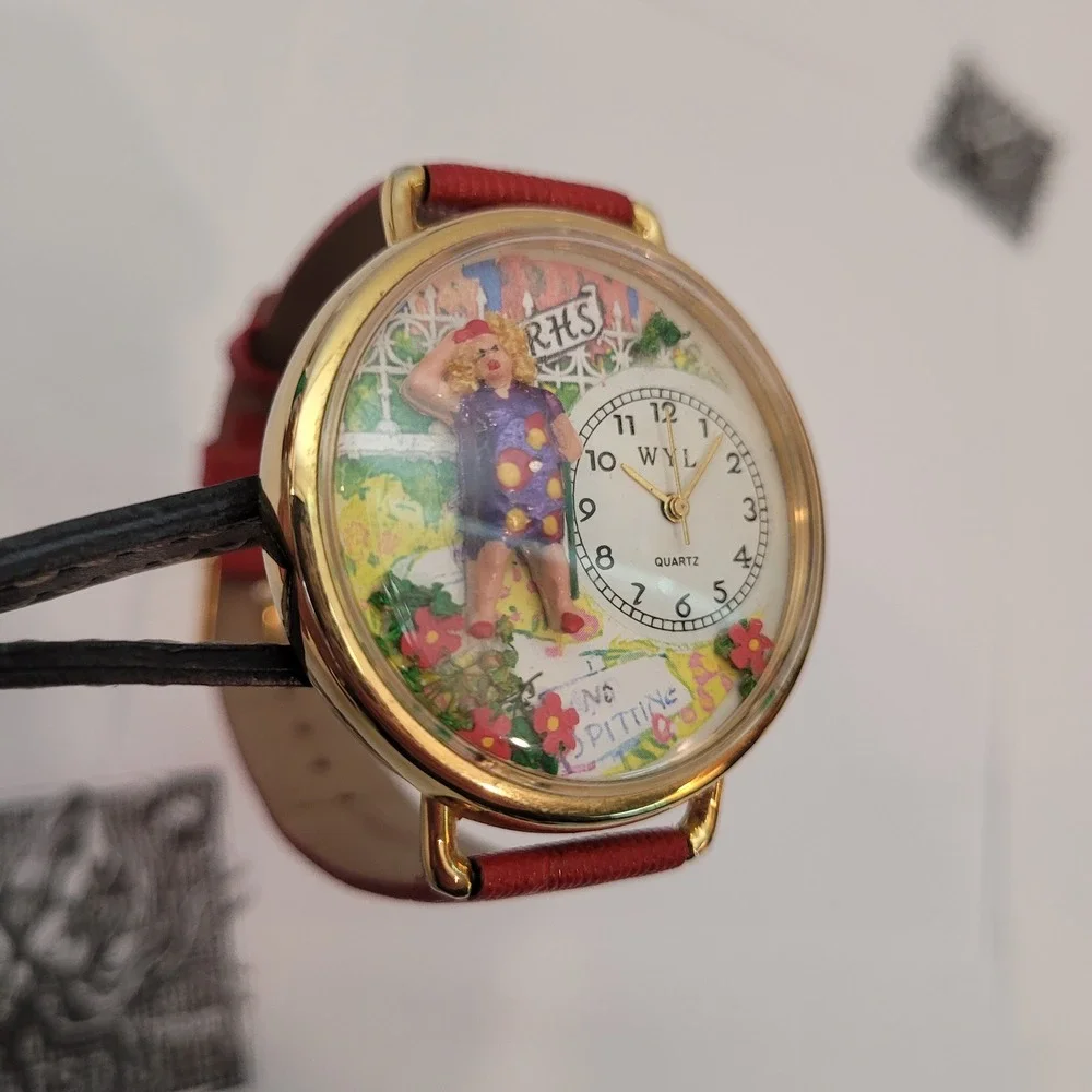 WYL Novelty Watch Womens Vintage 3D Diorama Garden No‎ Spitting Red Leather Rare